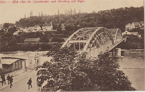 Altes Schwarzweiß-Postkarte, wo die Traunbrücke abgebildet ist. Vermutlich Anfang der 1900er Jahre.